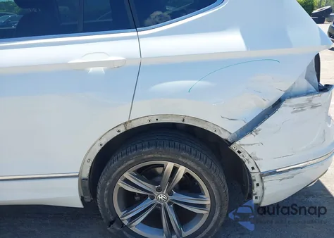 2019 Volkswagen Tiguan 2.0T Se/2.0T Sel/2.0T Sel R-Line/2.0T Sel R-Line Black z USA, uszkodzony, nr VIN 3VV2B7AX8KM017041